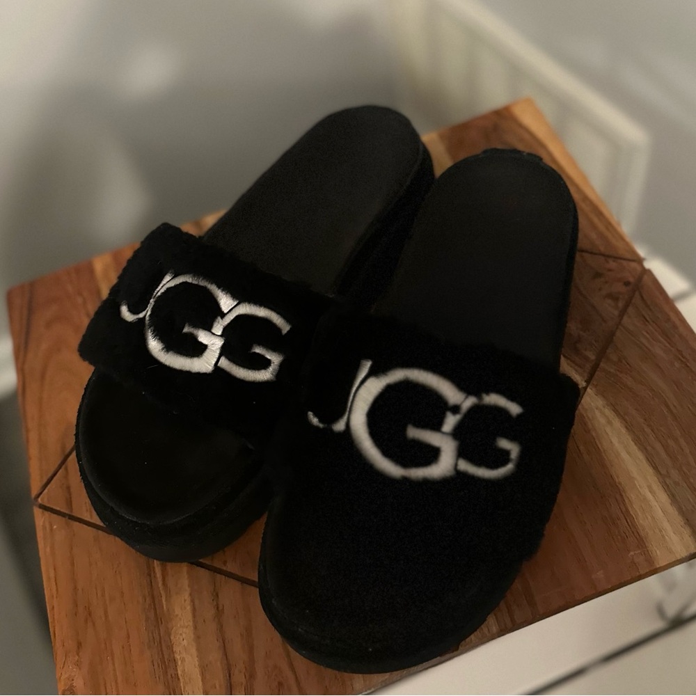 Ugg Platform Slippers - Picture 3 of 3